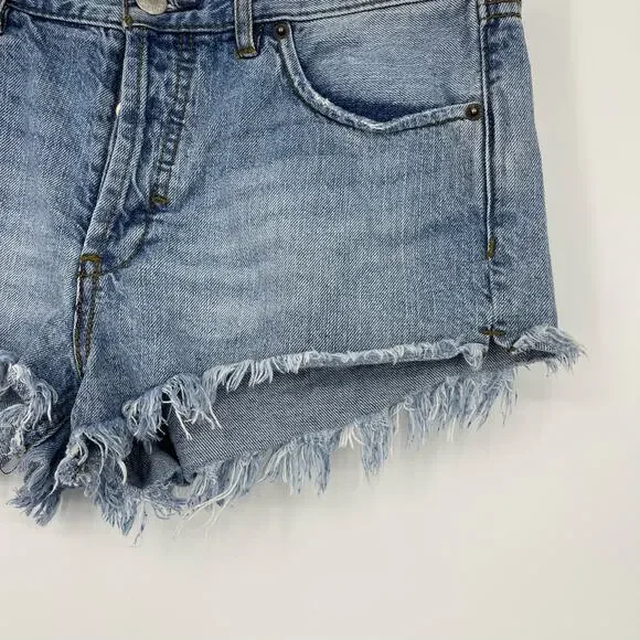 We The Free Button Fly Denim Shorts Raw Hem Size 28 Concert Short Shorts Boho - Picture 4 of 16